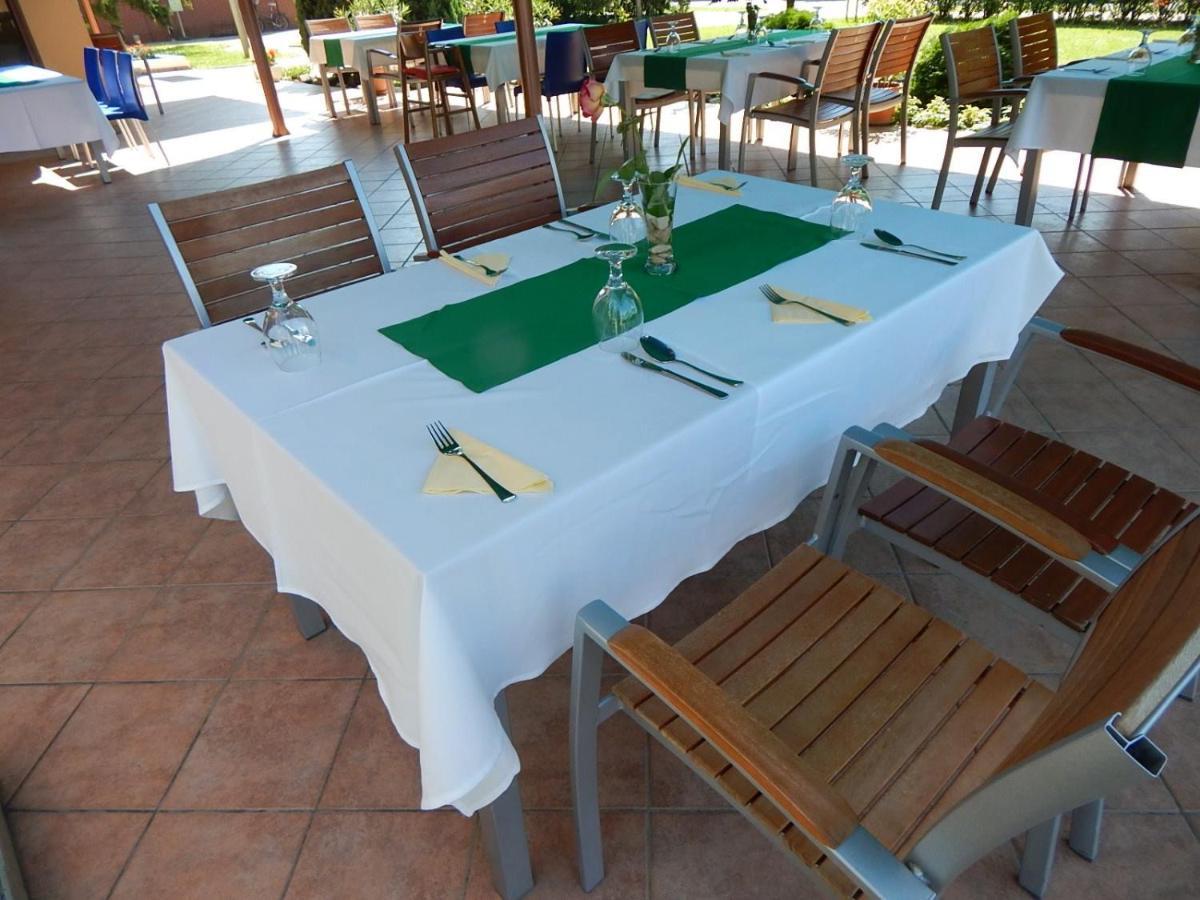 קישקונהלש Csipke Hotel מראה חיצוני תמונה