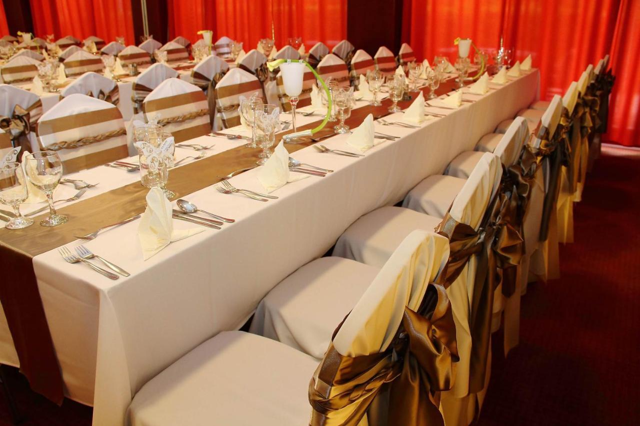 קישקונהלש Csipke Hotel מראה חיצוני תמונה