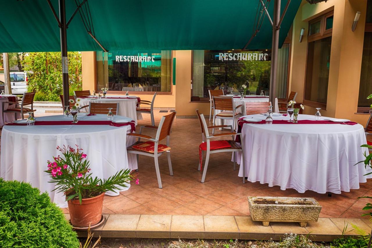 קישקונהלש Csipke Hotel מראה חיצוני תמונה