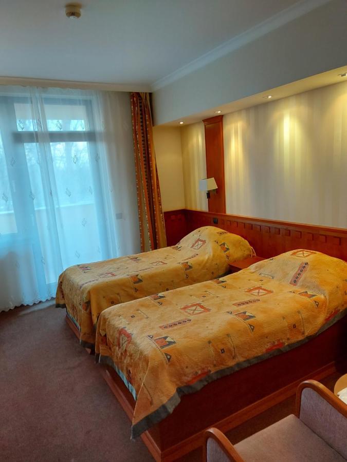 קישקונהלש Csipke Hotel מראה חיצוני תמונה