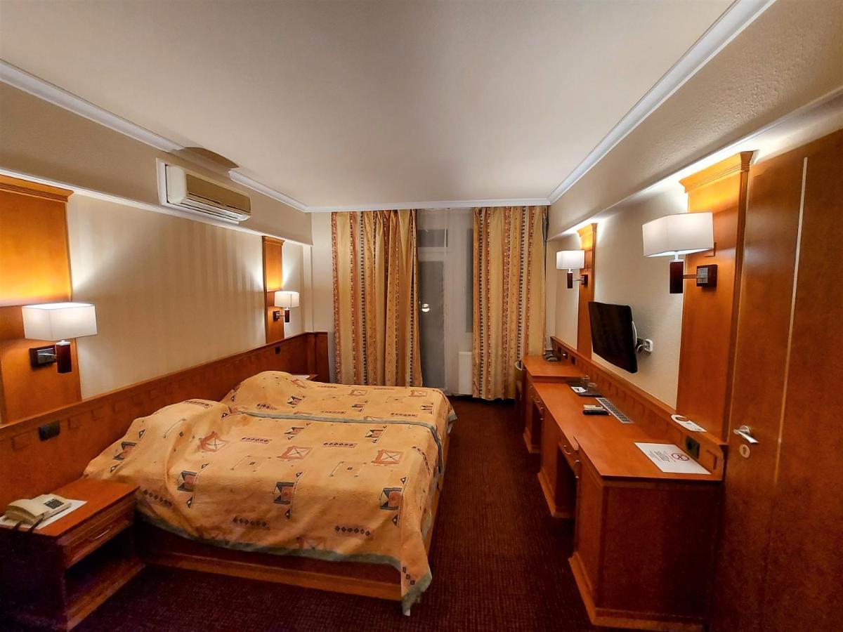 קישקונהלש Csipke Hotel מראה חיצוני תמונה
