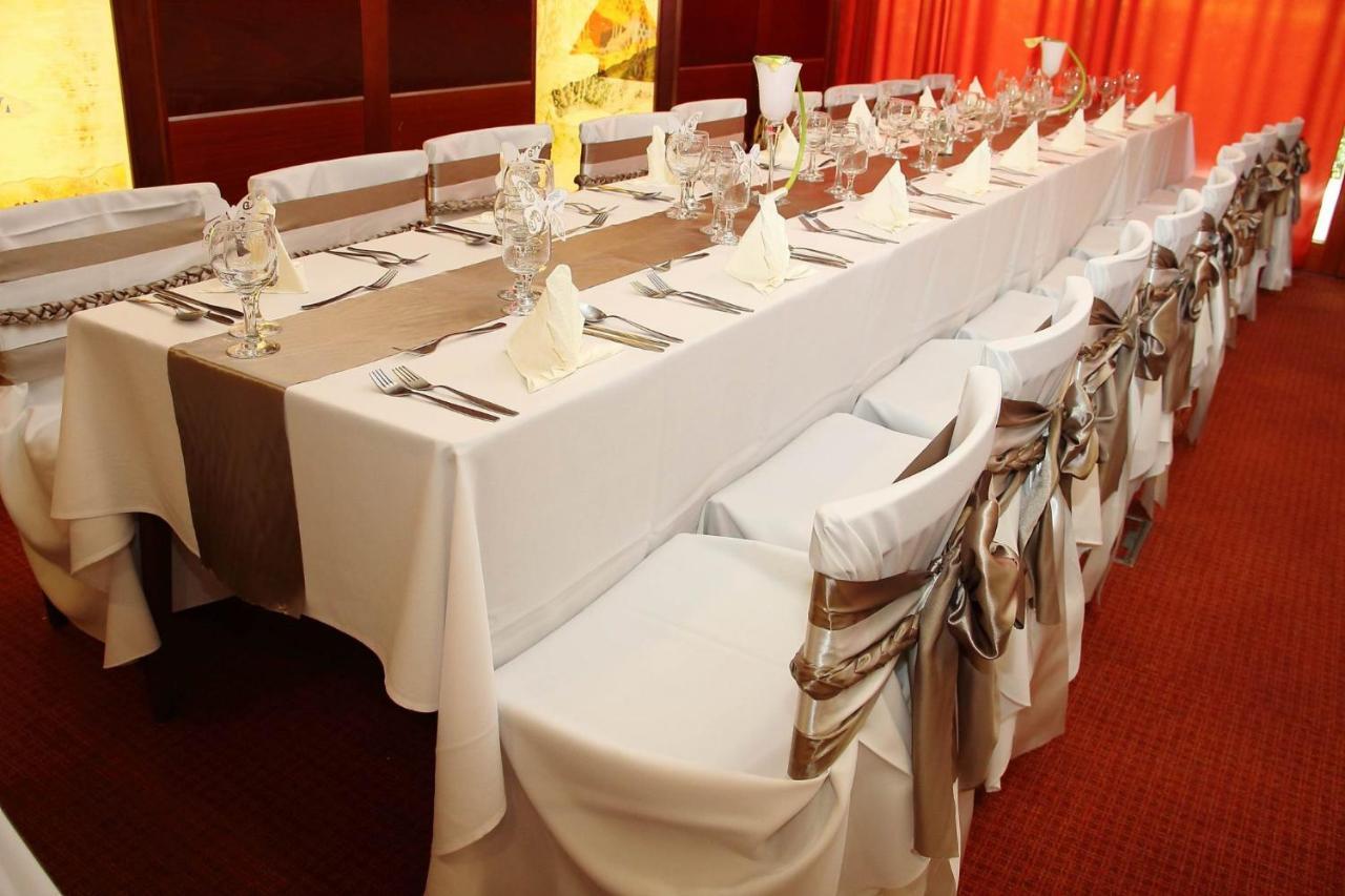 קישקונהלש Csipke Hotel מראה חיצוני תמונה