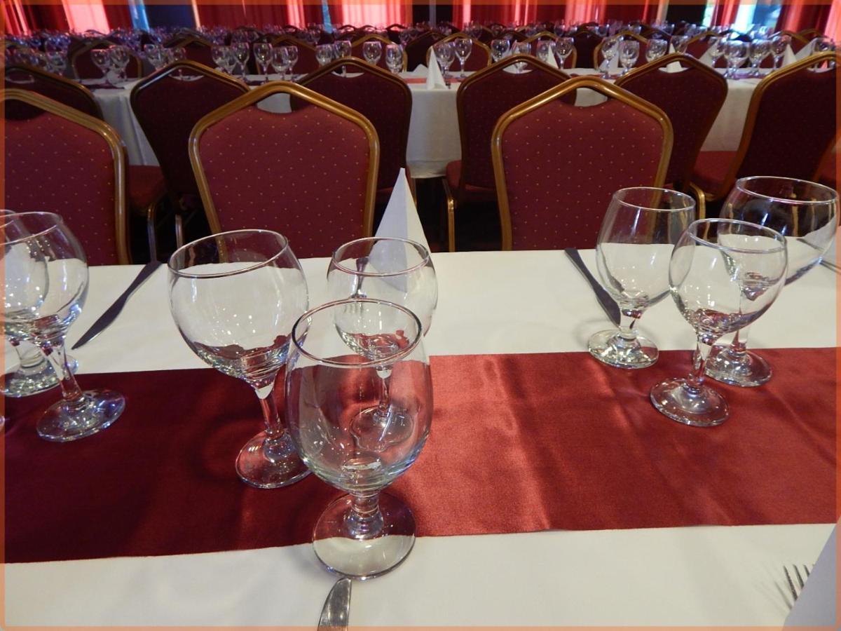 קישקונהלש Csipke Hotel מראה חיצוני תמונה