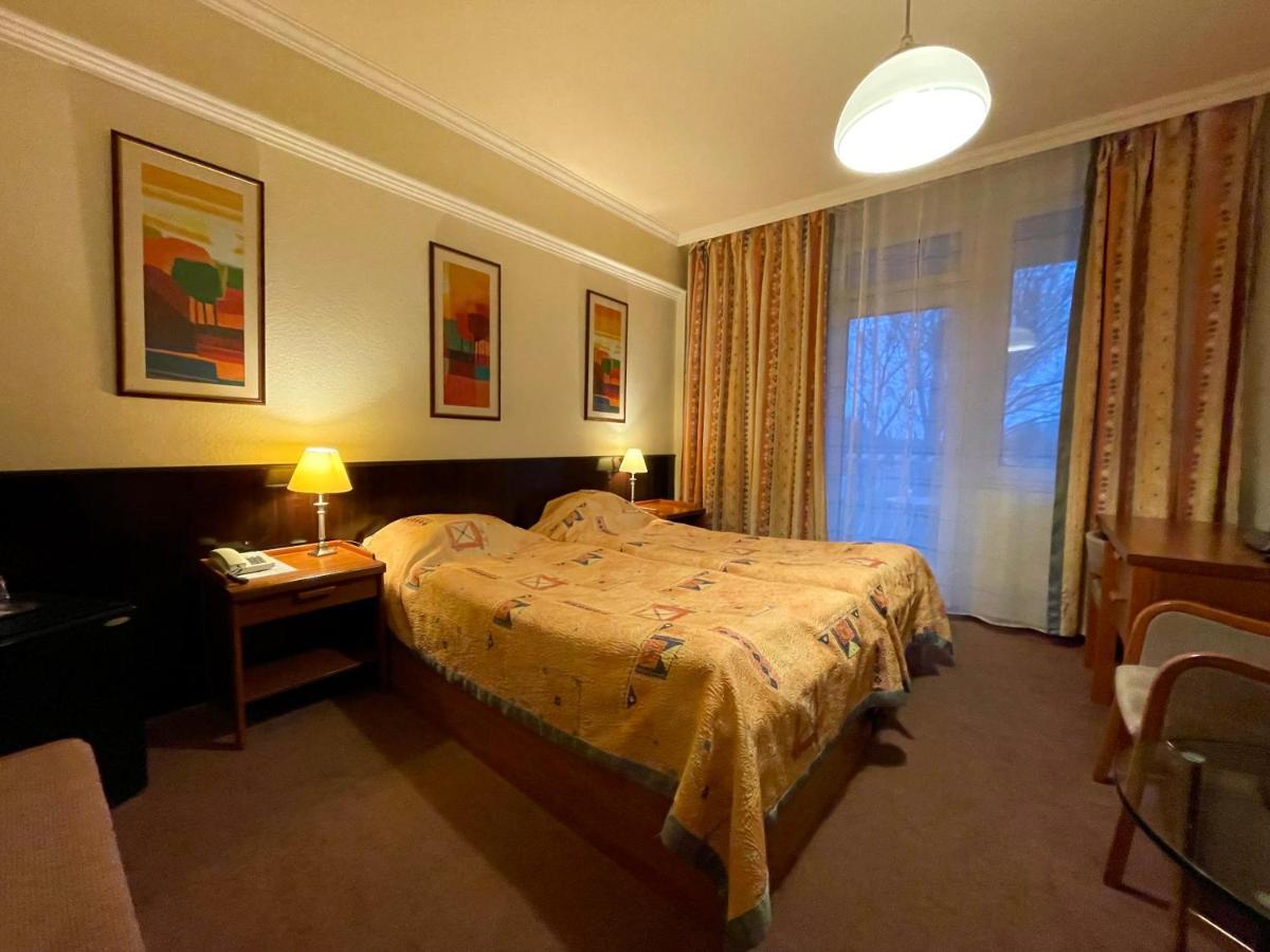 קישקונהלש Csipke Hotel מראה חיצוני תמונה