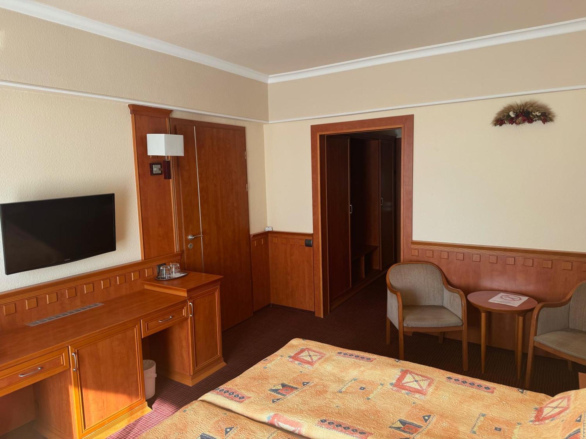 קישקונהלש Csipke Hotel מראה חיצוני תמונה