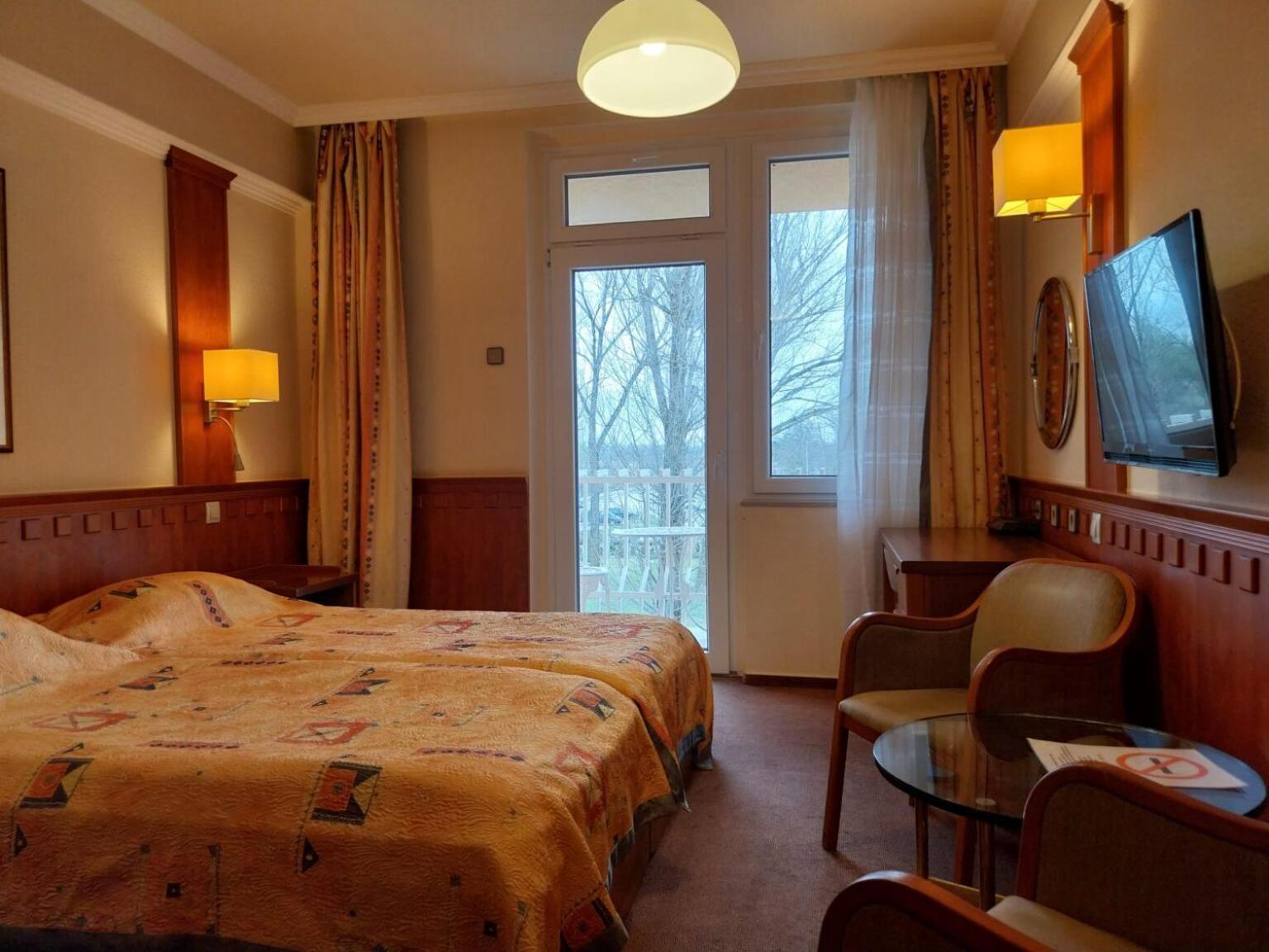 קישקונהלש Csipke Hotel מראה חיצוני תמונה